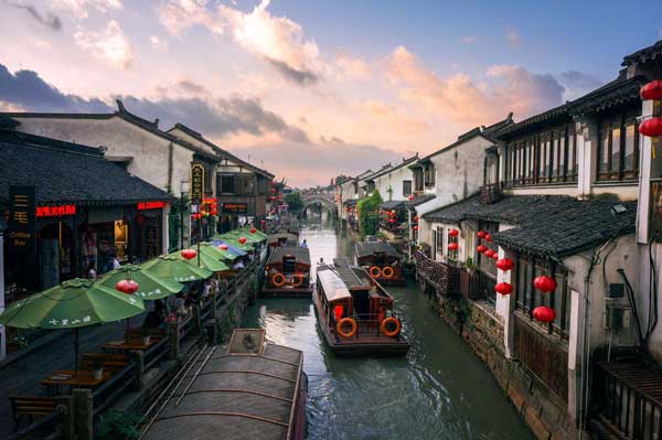 醉美華東六市+烏鎮(zhèn)周莊+魯鎮(zhèn)體驗(yàn)+提燈走橋純玩6日游